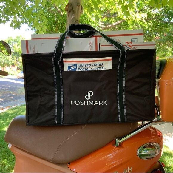 POSHMARK XXL ULTIMATE WIREFRAME UTILITY TOTE IN BLACK FABRIC COLLAPSIBLE POCKET - Picture 3 of 14